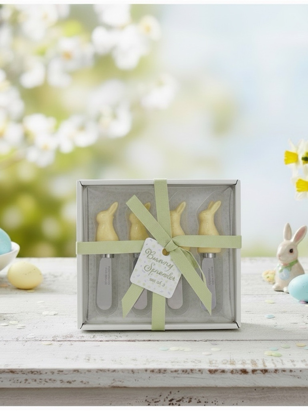 Nordstrom Easter Bunny Spreader Set of 4 yellow Ceramic‎ Handles Stainless Steel